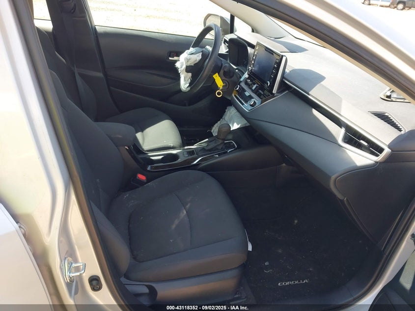 2021 TOYOTA COROLLA LE 5YFEPMAE3MP227570