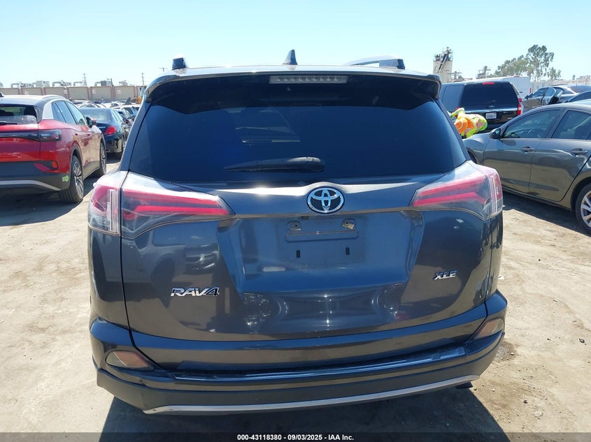 2018 TOYOTA RAV4 ADVENTURE/XLE JTMWFREV7JJ740190