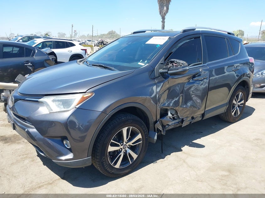 2018 TOYOTA RAV4 ADVENTURE/XLE JTMWFREV7JJ740190