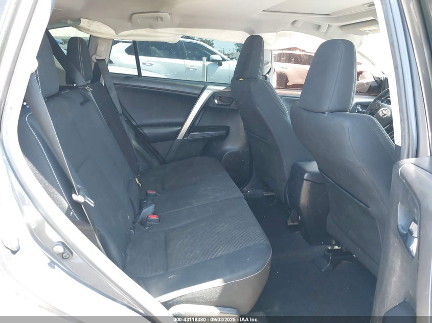 2018 TOYOTA RAV4 ADVENTURE/XLE JTMWFREV7JJ740190