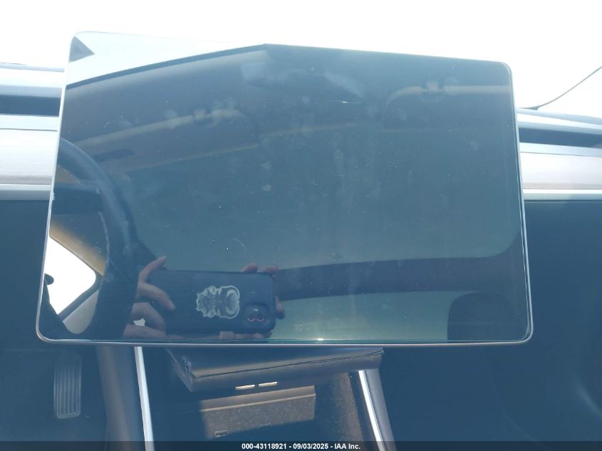 2018 Tesla Model 3 Long Range/Performance VIN: 5YJ3E1EB0JF086945 Lot: 43118921