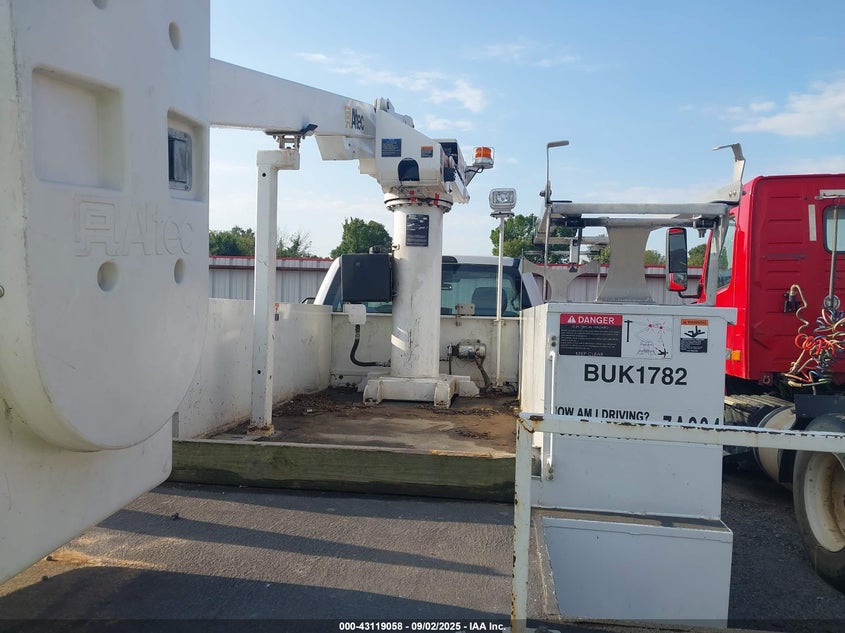 2017 Ford F-450 Chassis Xl VIN: 1FDUF4GTXHEF40893 Lot: 43119058