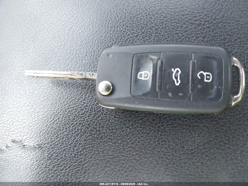 2016 VOLKSWAGEN PASSAT 1.8T S 1VWAT7A30GC005315