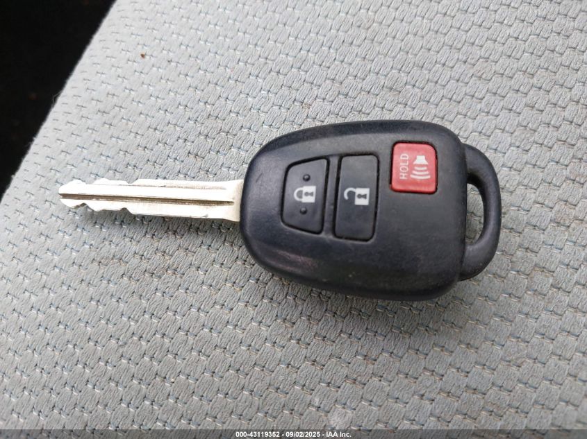 2012 Toyota Prius C VIN: JTDKDTB3XC1007736 Lot: 43119352