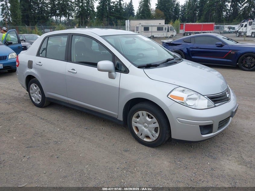 NISSAN VERSA 1.8S