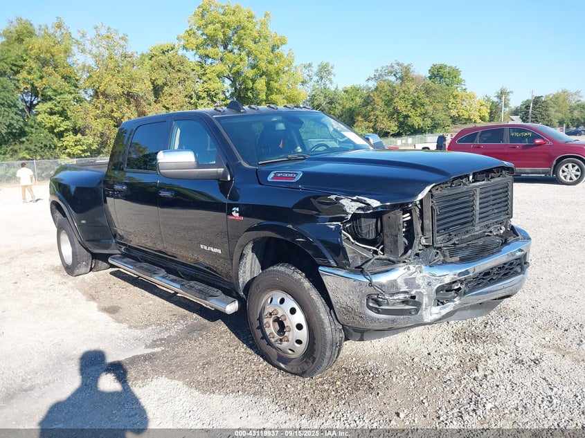 3C63RRML3NG193590 2022 Ram 3500 Laramie auction photo 1