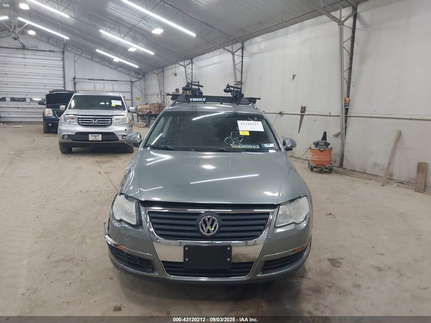 2008 Volkswagen Passat Turbo VIN: WVWXK73C48E089366 Lot: 43120212