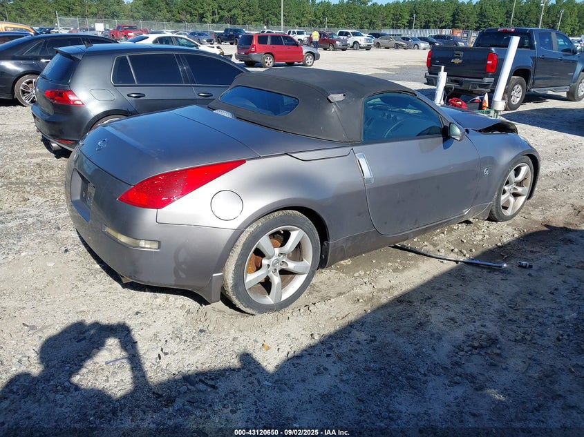 JN1BZ36A07M651294 2007 NISSAN 350Z photo no. 4
