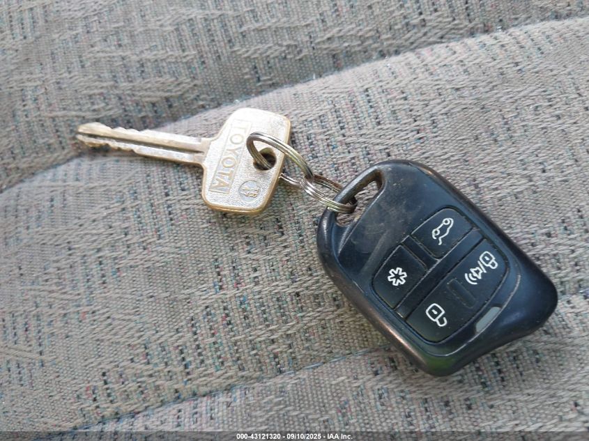 1999 Toyota Tacoma VIN: 4TAWN72N9XZ484040 Lot: 43121320