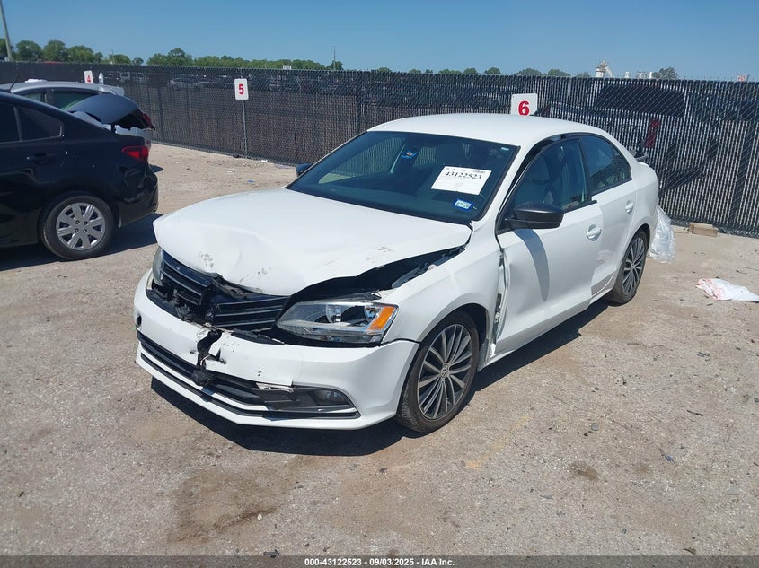 2016 VOLKSWAGEN JETTA 1.8T SPORT - 3VWD17AJ9GM346664