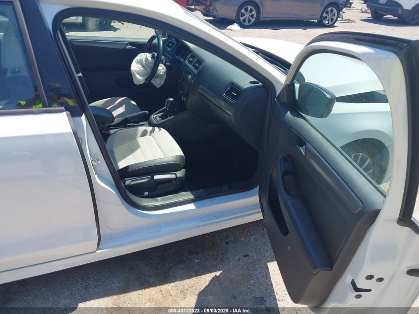 2016 VOLKSWAGEN JETTA 1.8T SPORT - 3VWD17AJ9GM346664