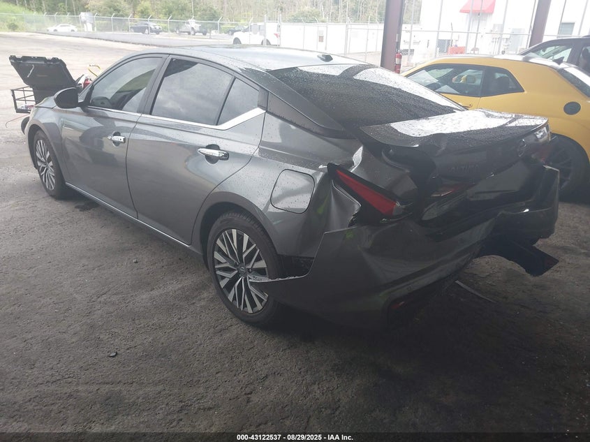 2023 NISSAN ALTIMA auction photo 3