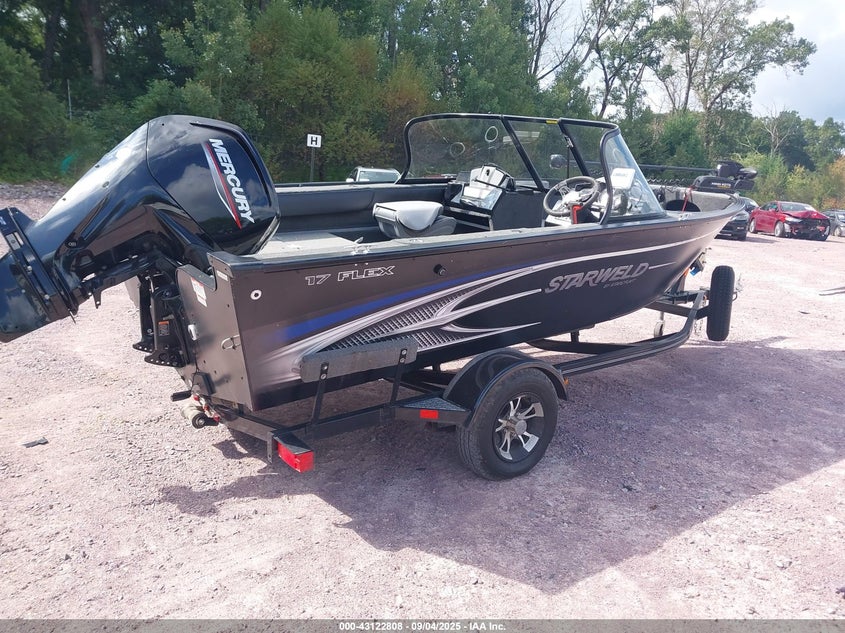 2022 STARCRAFT 17 FLEX STARWELD BOAT AND TRAILER auction photo 4