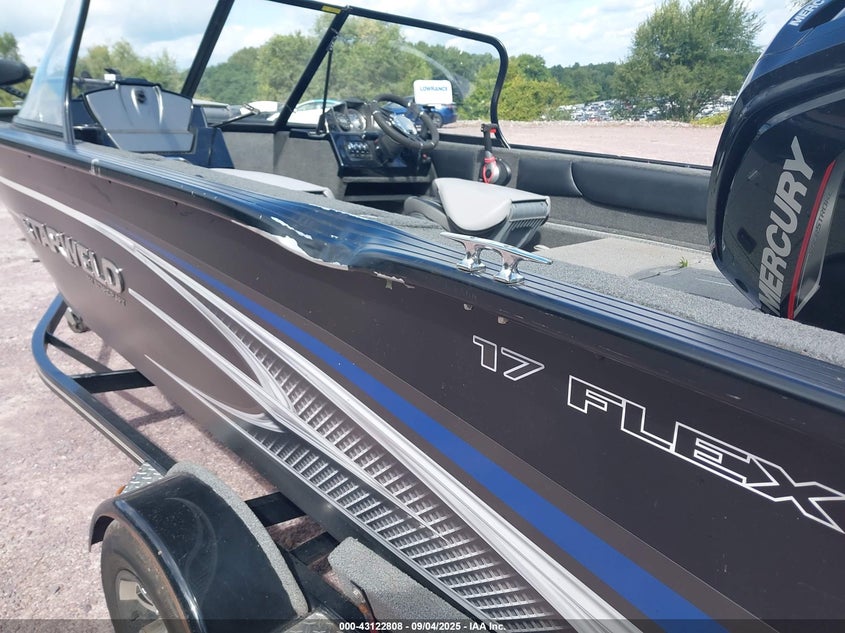 2022 STARCRAFT 17 FLEX STARWELD BOAT AND TRAILER auction photo 6
