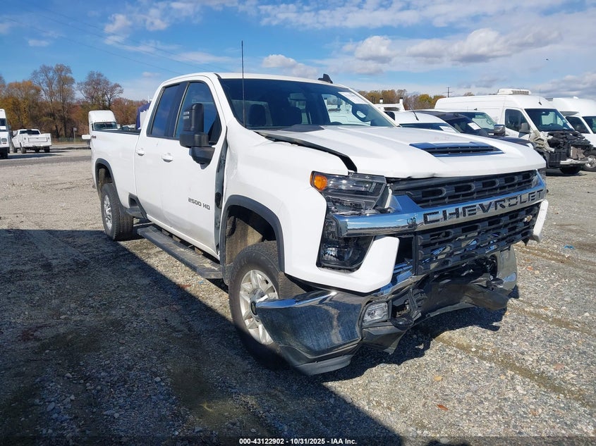 CHEVROLET SILVERADO 2500 4WD LONG BED LT
