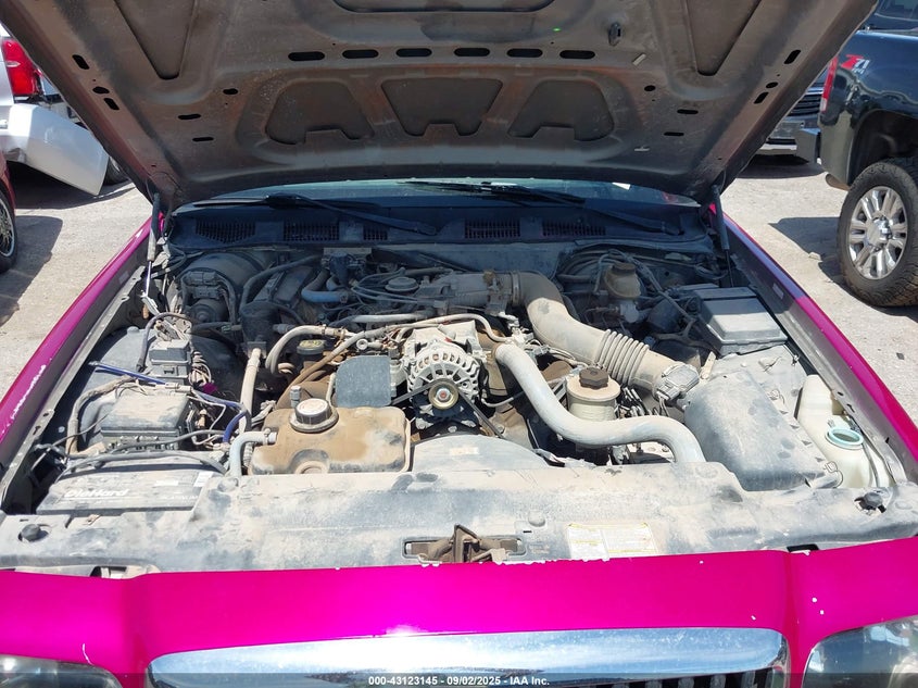 2002 Ford Crown Victoria Natural Gas Vehicle/Police/Police Street Appearance VIN: 2FAFP71W82X138221 Lot: 43123145