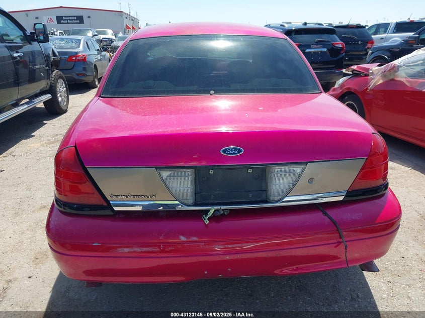 2002 Ford Crown Victoria Natural Gas Vehicle/Police/Police Street Appearance VIN: 2FAFP71W82X138221 Lot: 43123145