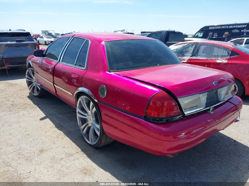 2FAFP71W82X138221 2002 FORD CROWN VICTORIA photo no. 3