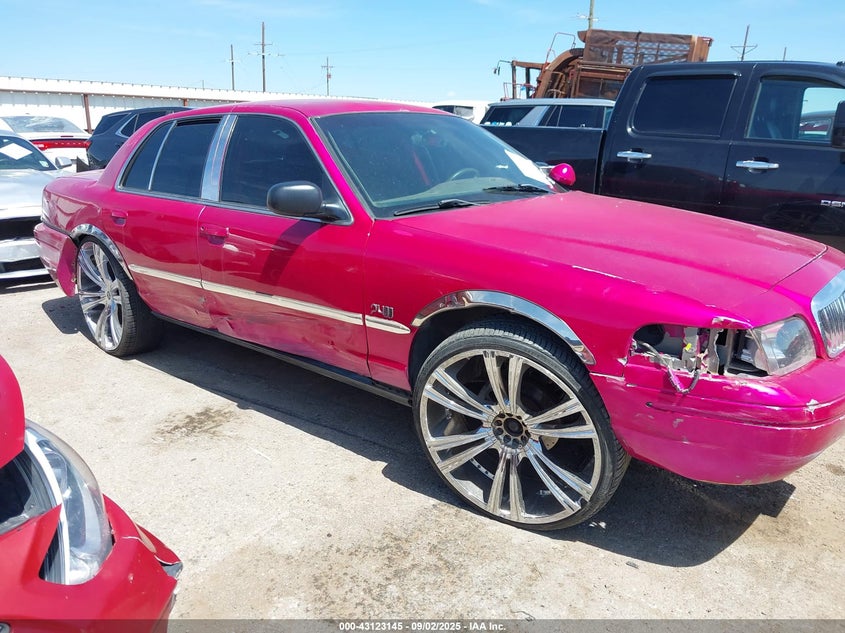 2002 Ford Crown Victoria Natural Gas Vehicle/Police/Police Street Appearance VIN: 2FAFP71W82X138221 Lot: 43123145