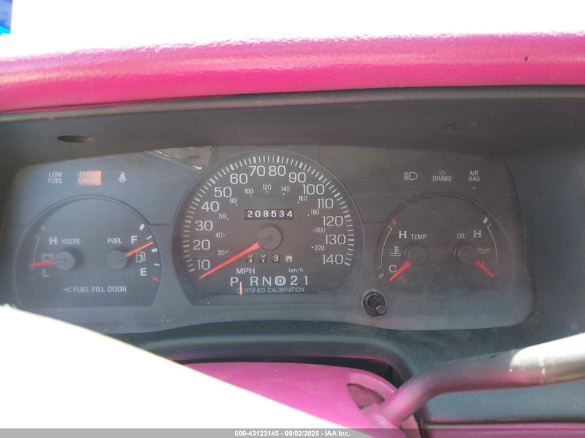 2002 Ford Crown Victoria Natural Gas Vehicle/Police/Police Street Appearance VIN: 2FAFP71W82X138221 Lot: 43123145