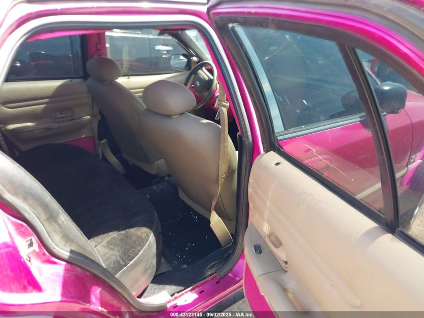 2002 Ford Crown Victoria Natural Gas Vehicle/Police/Police Street Appearance VIN: 2FAFP71W82X138221 Lot: 43123145