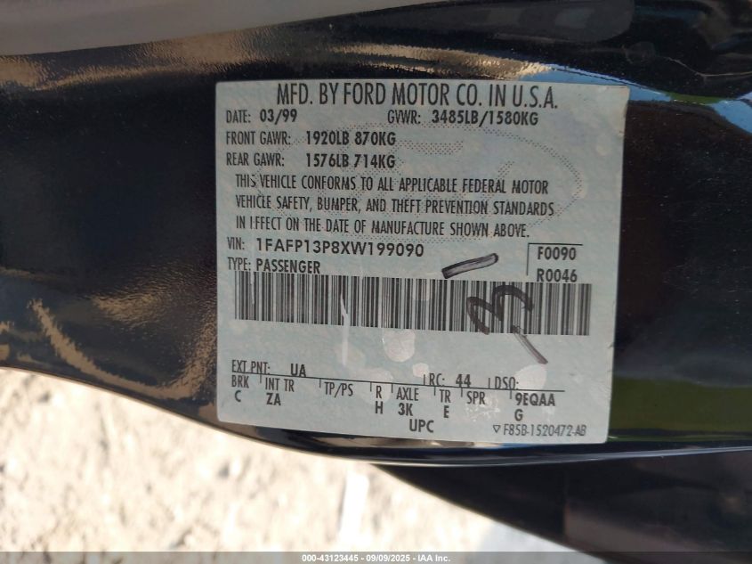 1999 Ford Escort Se VIN: 1FAFP13P8XW199090 Lot: 43123445