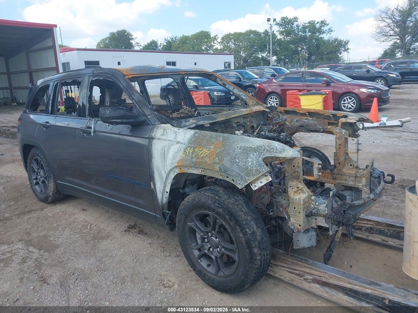 2024 JEEP GRAND CHEROKEE 4XE TRAILHAWK CARB STATE PKG - 1C4RJYC63R8532442