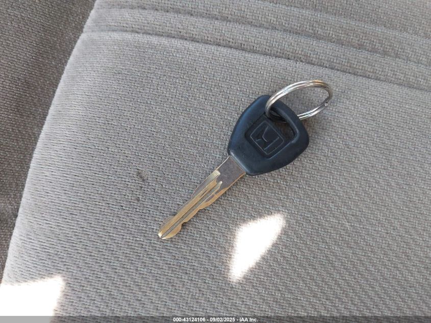 2000 Honda Accord 2.3 Lx VIN: 1HGCG5649YA119818 Lot: 43124106