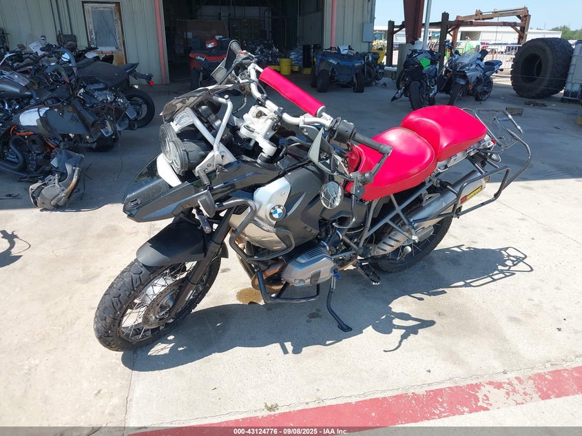 WB1046004BZX51749 2011 BMW R 1200 photo no. 2