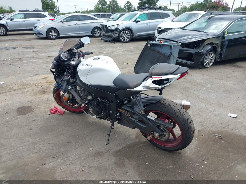 JS1GN7FA7R7100314 2024 SUZUKI GSX-R photo no. 3