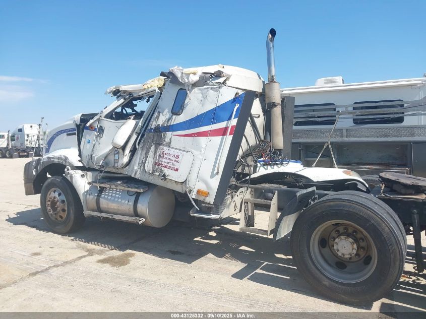 2000 International 9200 9200I VIN: 2HSCEAMRXYC070940 Lot: 43125332