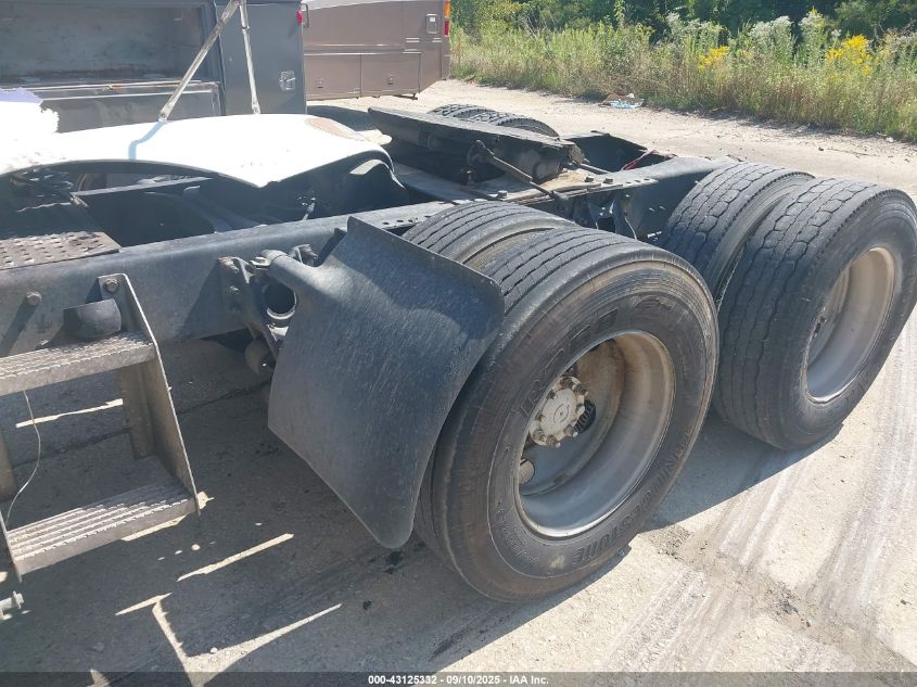 2000 International 9200 9200I VIN: 2HSCEAMRXYC070940 Lot: 43125332