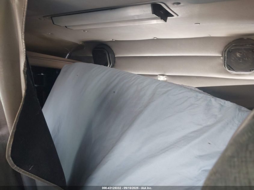 2000 International 9200 9200I VIN: 2HSCEAMRXYC070940 Lot: 43125332