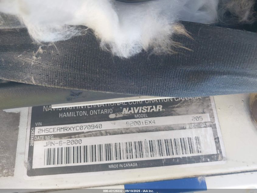 2000 International 9200 9200I VIN: 2HSCEAMRXYC070940 Lot: 43125332