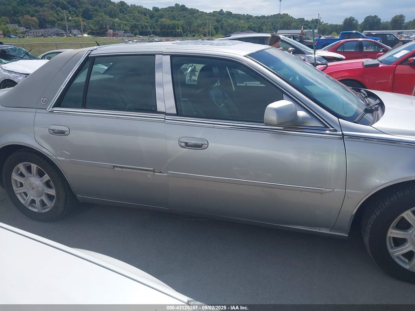 2008 Cadillac Dts 1Sa VIN: 1G6KD57Y58U117215 Lot: 43125357