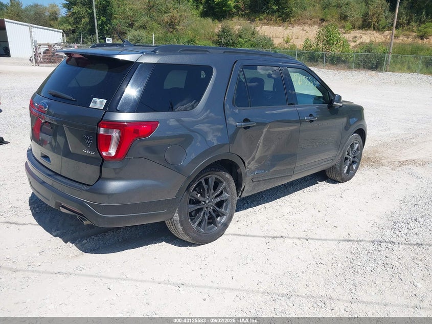 1FM5K8D86JGC91882 2018 Ford Explorer 3.5 XLT Gray