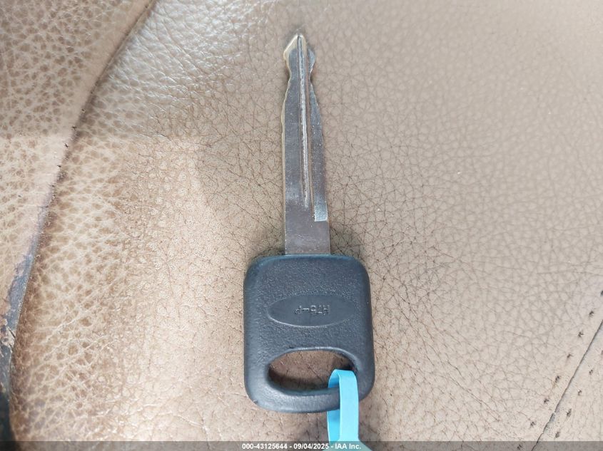 2000 Ford F-350 Lariat/Xl/Xlt VIN: 1FTWW33F8YEE56384 Lot: 43125644