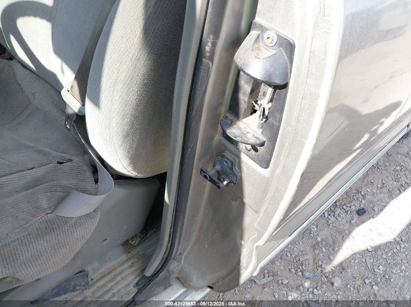 2000 GMC Sierra 1500 Sle VIN: 1GTEC19TXYZ307571 Lot: 43125653