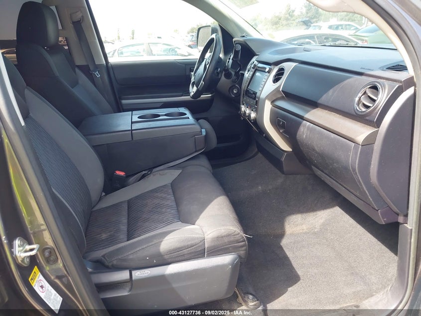 2017 TOYOTA TUNDRA SR5 4.6L V8 - 5TFEM5F17HX113857