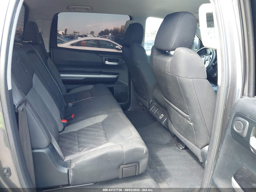 2017 TOYOTA TUNDRA SR5 4.6L V8 - 5TFEM5F17HX113857