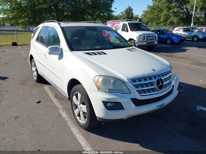 2009 Mercedes-Benz Ml 350 4Matic white suv gasoline 4JGBB86E59A521044 photo #1