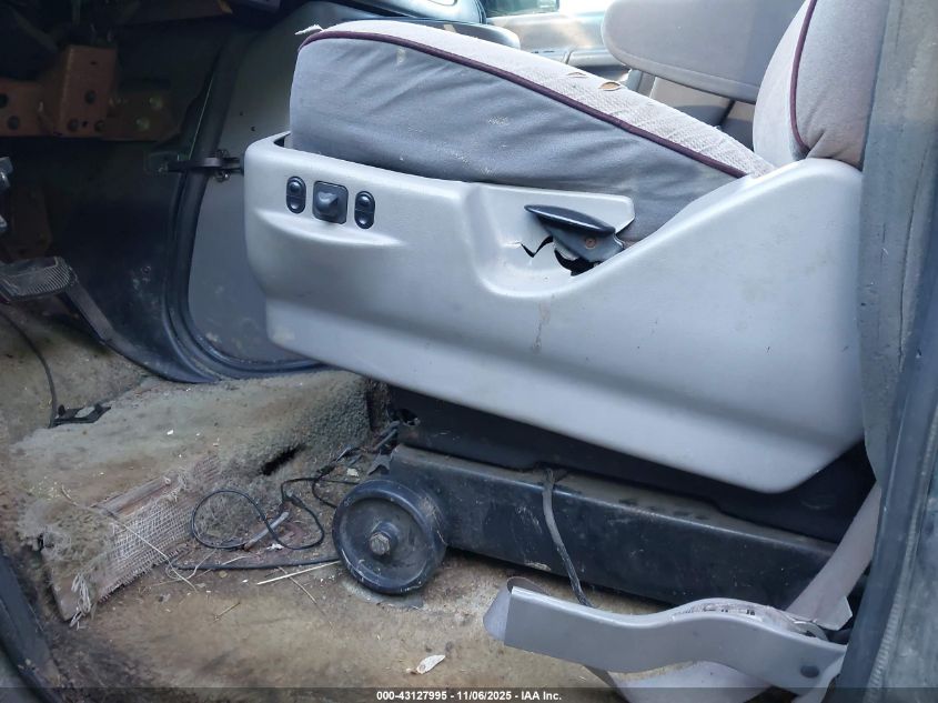 1999 Ford E-150 Xl/Xlt VIN: 1FMRE11W5XHC06391 Lot: 43127995