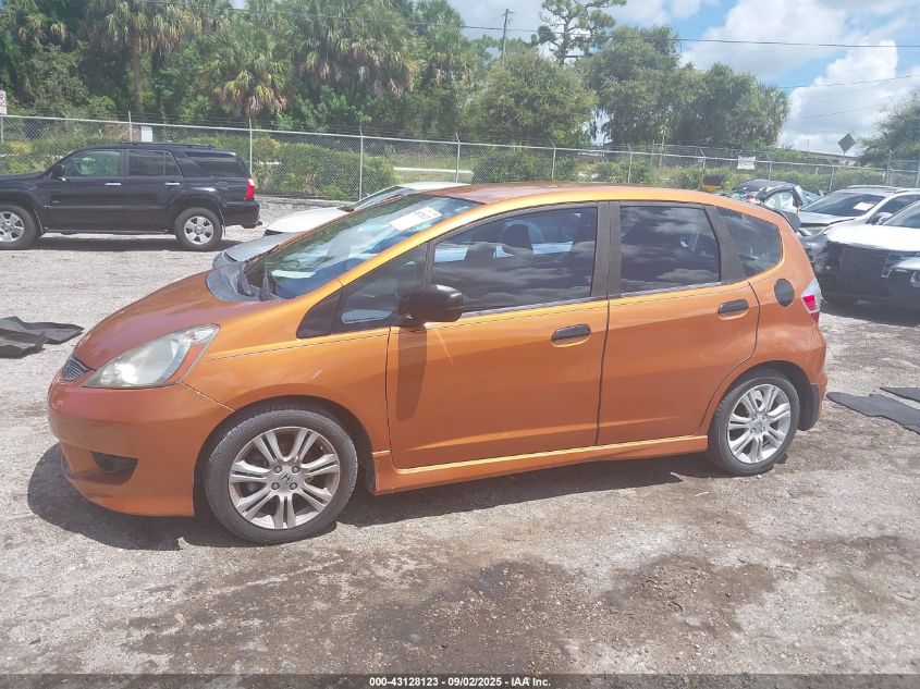 2011 Honda Fit Sport VIN: JHMGE8H58BC004716 Lot: 43128123