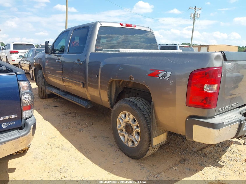 1GC4K1E81EF151594 2014 CHEVROLET SILVERADO photo no. 3
