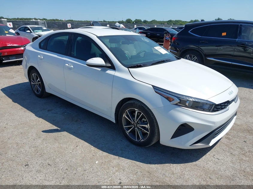 2023 KIA FORTE LXS - 3KPF24AD0PE584320