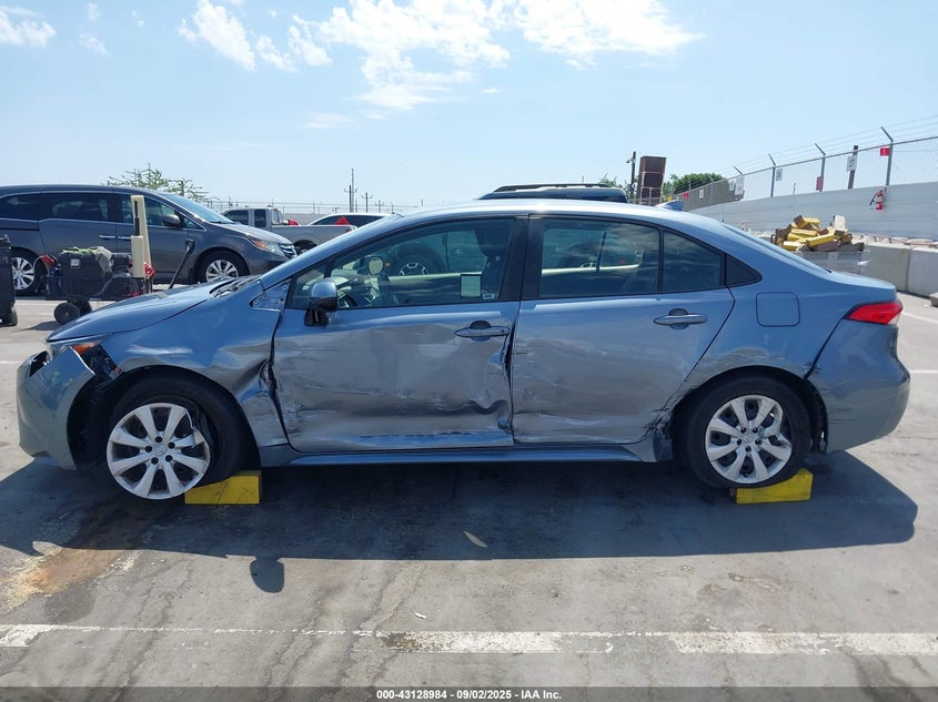 2022 TOYOTA COROLLA LE - JTDEPMAEXNJ218788