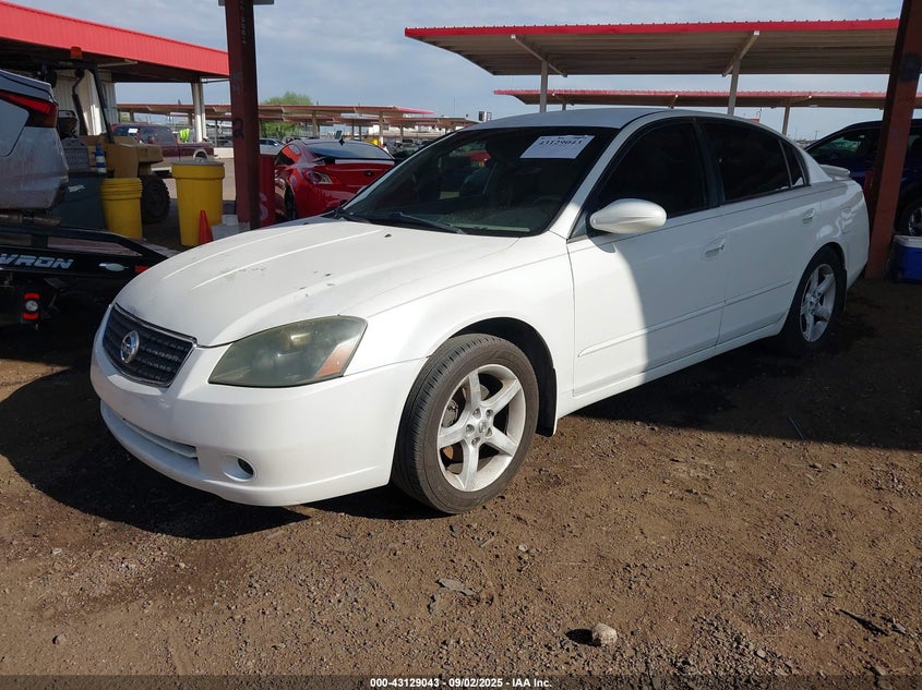 2005 Nissan Altima 3.5 Se white sedan gasoline 1N4BL11D75N909098 photo #3