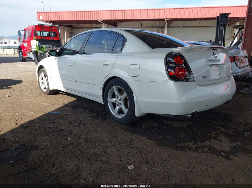2005 Nissan Altima 3.5 Se white sedan gasoline 1N4BL11D75N909098 photo #4