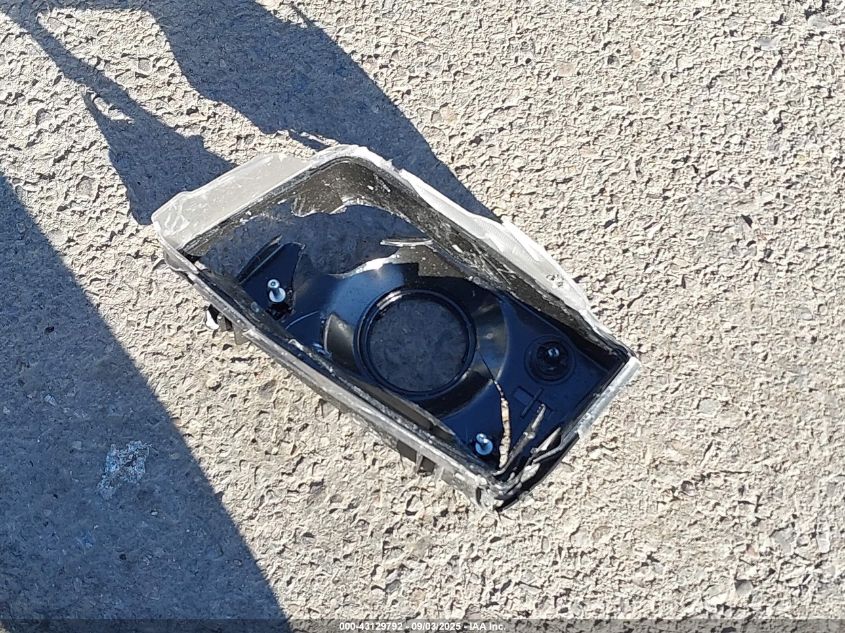 2008 Mercury Grand Marquis Ls VIN: 2MEFM75V68X657022 Lot: 43129792