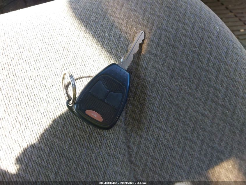 2005 Chrysler Town & Country Lx VIN: 2C4GP44R05R355192 Lot: 43130433